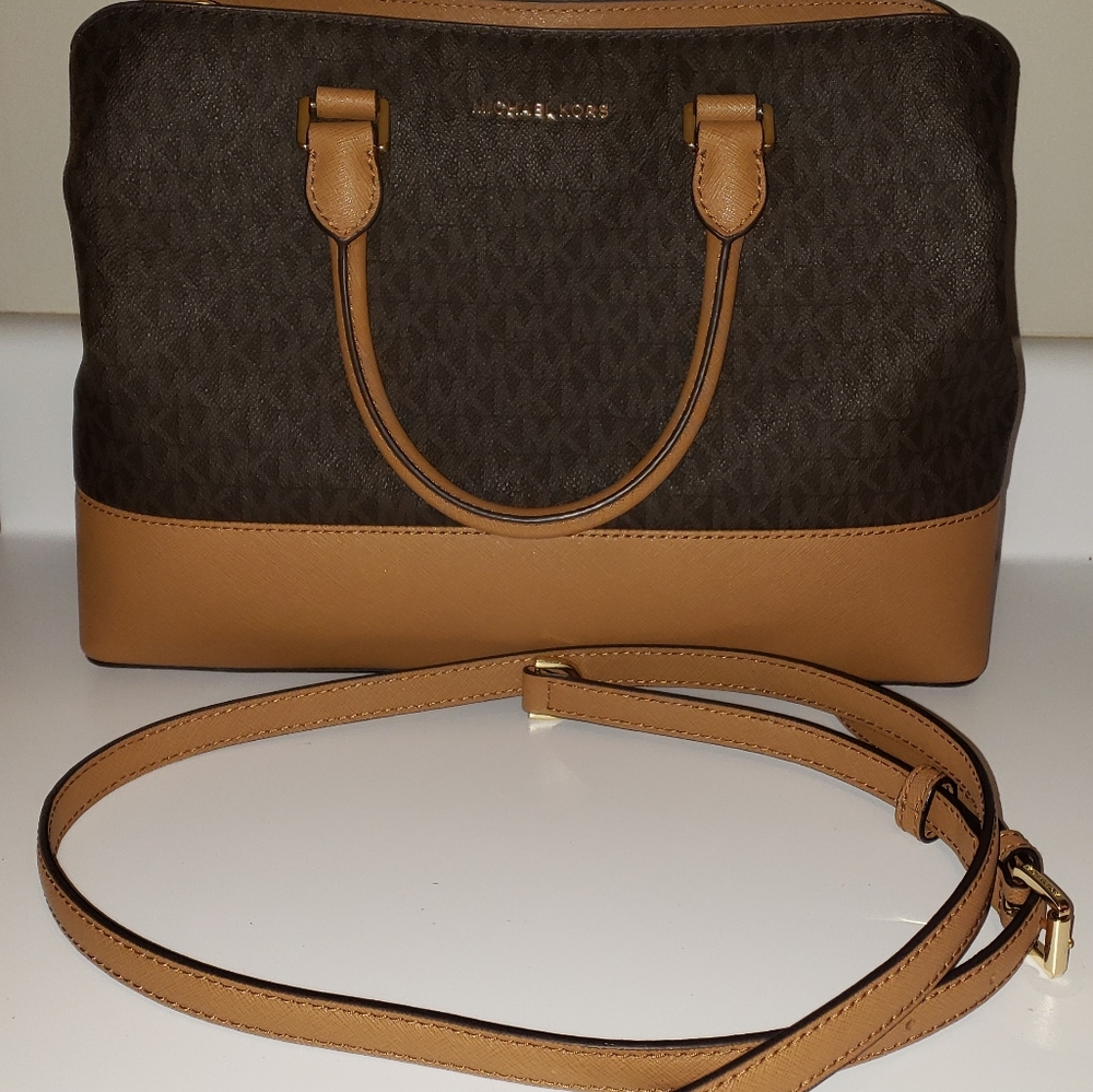 Like New! Michael Kors Satchel Handbag